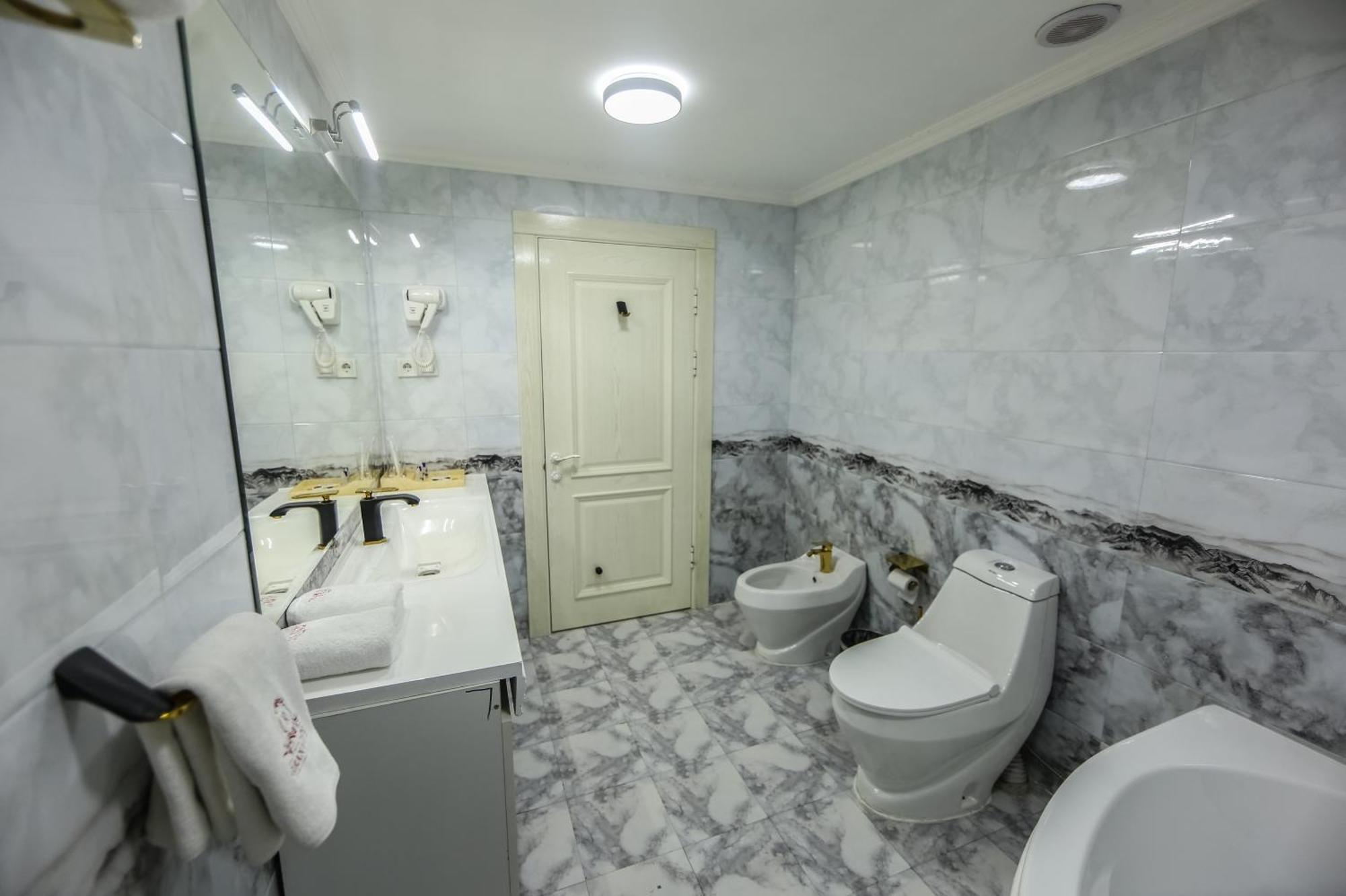 Royal Grand Hotel, Turkistan ภายนอก รูปภาพ